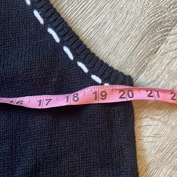 Vintage Sweater Vest Bumblebee Floral Daisy Hand Embellished Crochet Knit Size M - Picture 8 of 8